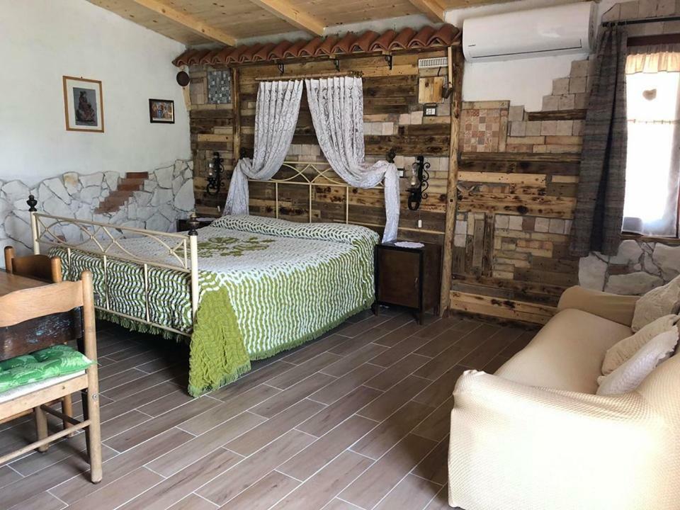Le Capanne Di Villa Margherita Sonnino Exterior foto